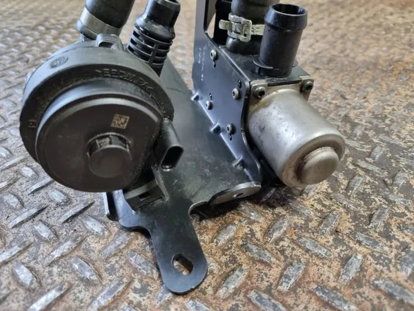 BMW Waterpomp OEM 9037610 voor 3-serie G20 G21 image 6