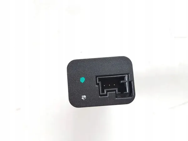 Tomada USB Peugeot OEM 9831377180 - Usado image 4