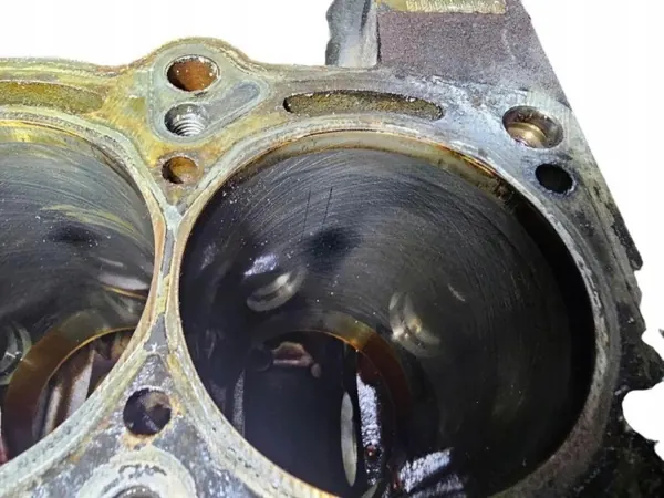 Lancia Motorblok OEM 98A4000 - Gebruikt image 10