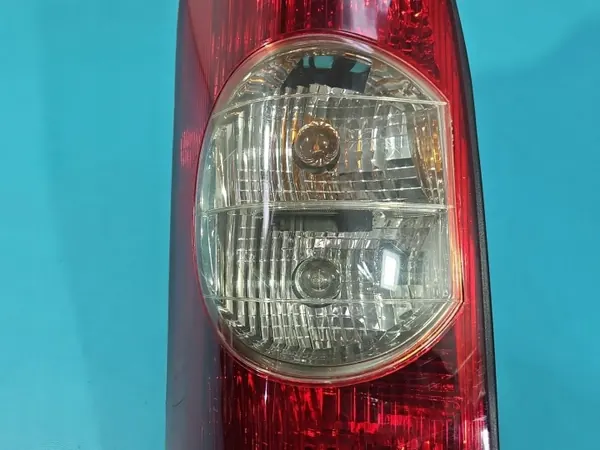 Farol trasero izquierdo Renault Master II 2 con portabombillas 03-10 OEM IMPRK1557813 image 3