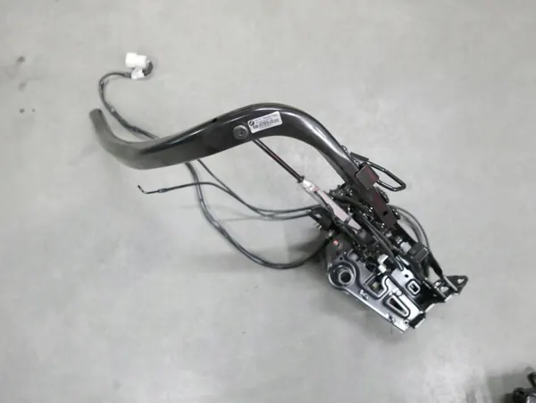 BMW F33/F83 Linkes Dachscharnierarm OEM 7401031 image 3