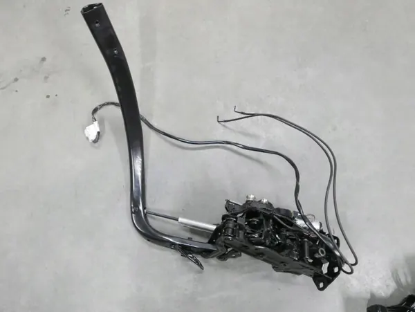 BMW F33/F83 Linkes Dachscharnierarm OEM 7401031 image 4