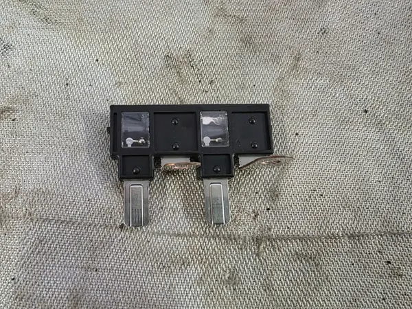 Fusível OEM 18980-09800 para Kia/Hyundai - Usado image 2