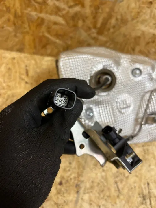 OEM F3090 Catalizador + Sonda Toyota Yaris IV image 10