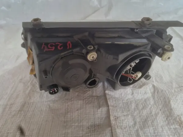 VW Passat B5 Oikea Etuvalaisin 3B0941018M image 7