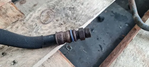 Conduit refroidisseur huile Audi Q5 SQ5 2016 OEM 8R0317825K image 3