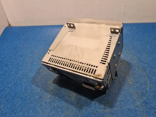 Subaru Forester II Radio OEM 86201SA200 - Gebruikt image 4