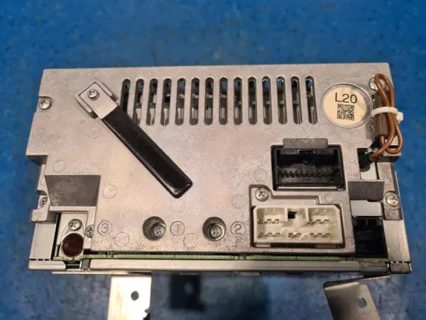 Subaru Forester II Radio OEM 86201SA200 - Gebruikt image 8