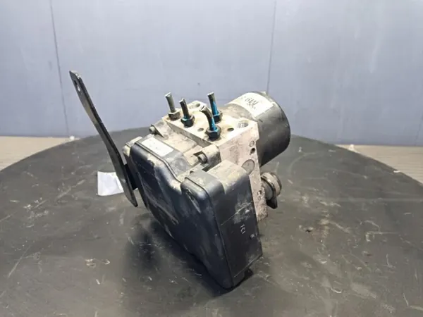 Pompe ABS Hyundai OEM 58920-2E550 Occasion image 2