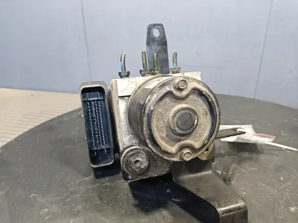 Pompe ABS Hyundai OEM 58920-2E550 Occasion image 4