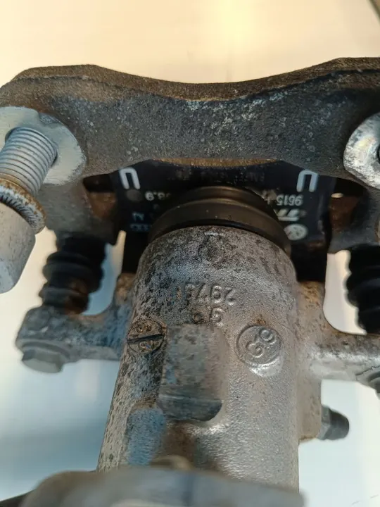 SKODA OCTAVIA III Vasemman Takajarrusatula 5Q0615423A image 5