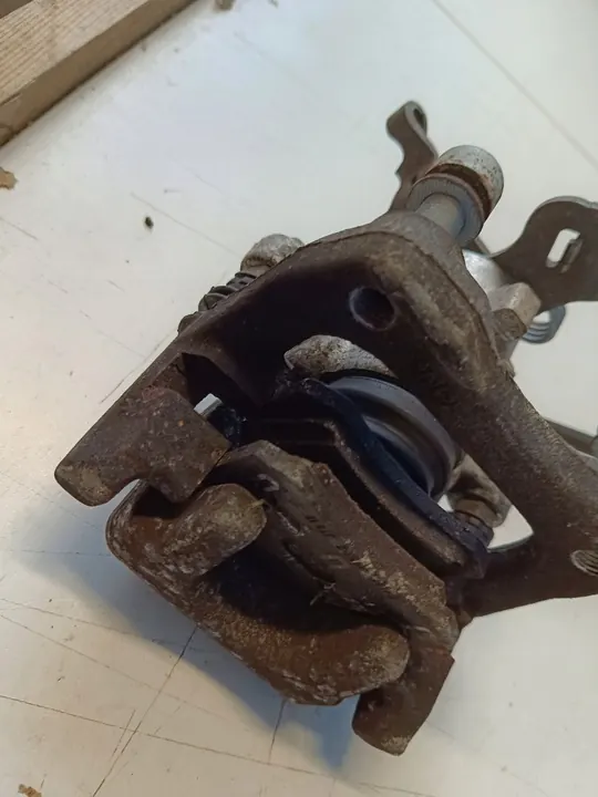 SKODA OCTAVIA III Vasemman Takajarrusatula 5Q0615423A image 6