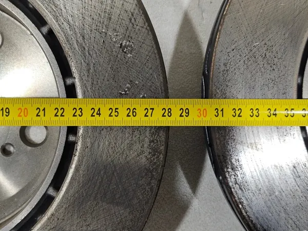 Toyota OE Jarrulevyt & Palat Etu OEM image 8