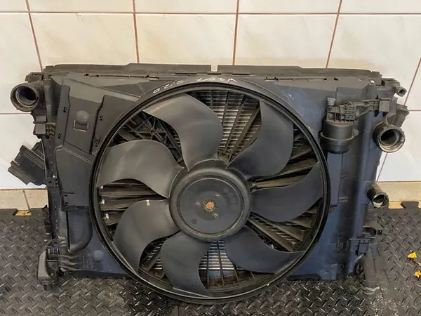 Radiator Set Mercedes W207 2.2 CDI A2045000323 image 3