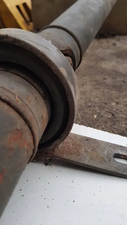 AUDI A8 D2 4.2 Drivaxel 4d0521101m image 5