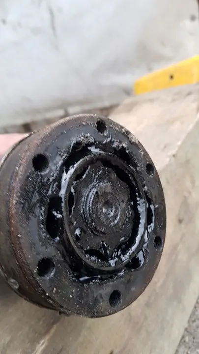 AUDI A8 D2 4.2 Drivaxel 4d0521101m image 9