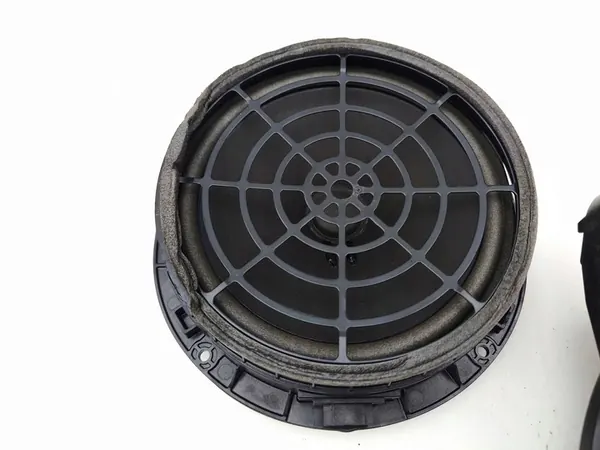 Audi A4 S4 B9 2018 Alto-falante da Porta Traseira Esquerda OEM 8W5035411 image 2