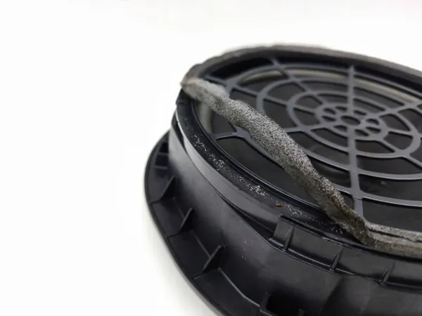 Audi A4 S4 B9 2018 Alto-falante da Porta Traseira Esquerda OEM 8W5035411 image 3