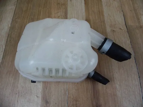 Kühlmittelbehälter Toyota C-HR 164A20T021 image 2