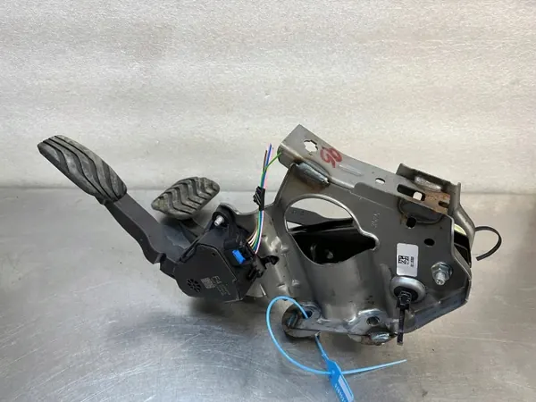 Pedalsatz OEM 465016UA0B 180026UA3B für Renault Austral image 2