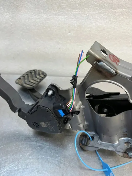 Pedalsatz OEM 465016UA0B 180026UA3B für Renault Austral image 3