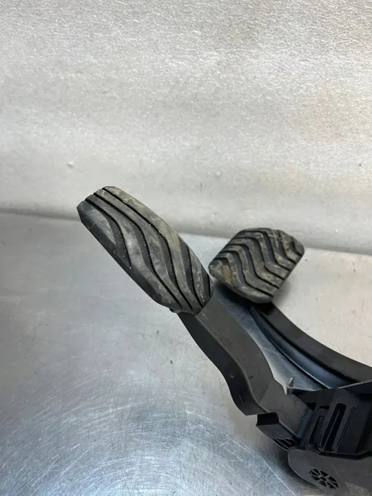 Pedalsatz OEM 465016UA0B 180026UA3B für Renault Austral image 4