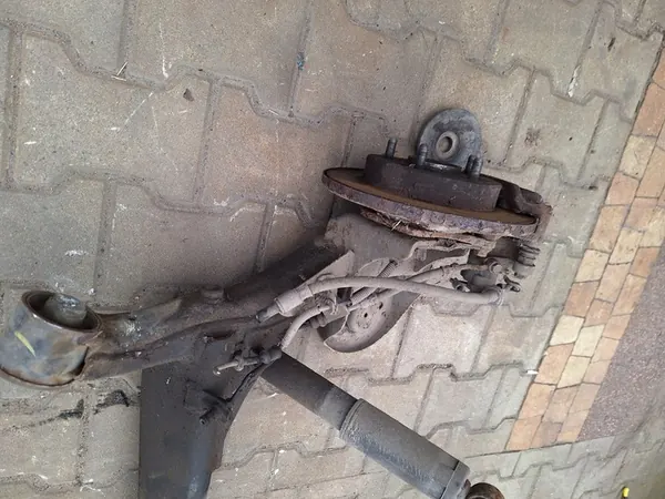 KIA VENGA Trave di Sospensione Posteriore 55100-1K000 image 3