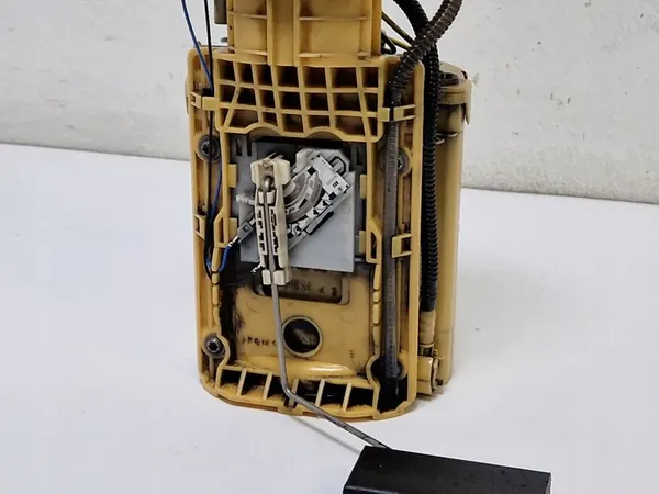 VW T5 1.9 2.5 TDI Brandstofpompdrijver image 4