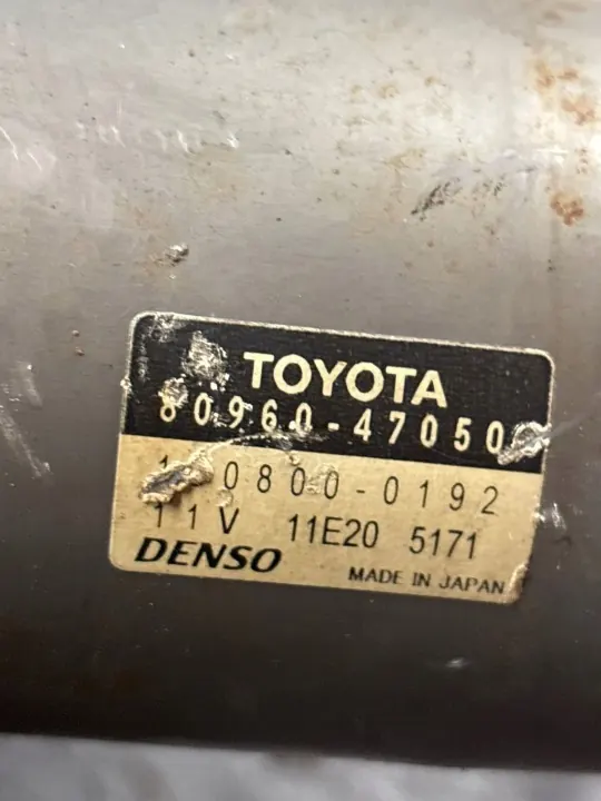 Pompe de direction assistée Toyota Prius OEM 8096047050 image 7