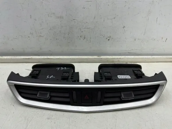 Grille de ventilation centrale Nissan Murano Z52 OEM 687505AA0A image 2