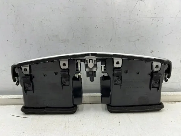 Grille de ventilation centrale Nissan Murano Z52 OEM 687505AA0A image 5