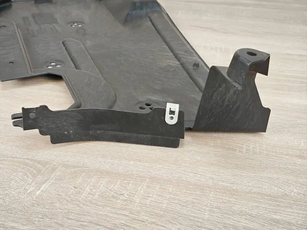 OEM 8738041 Vasen Alustasuojus BMW 4-sarjalle image 5