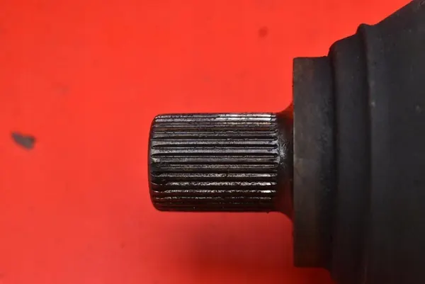 Vänster Främre Halvaxel VW Passat B6 2.0 TDI 3C0407271T image 3