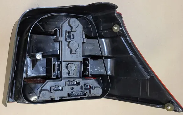 Vänster bakljus VW Golf IV 1J0 Hella image 9