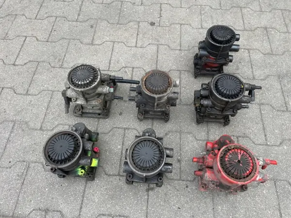 EBS-venttiilimodulaattori OEM 81523016206 perävaunuille image 5
