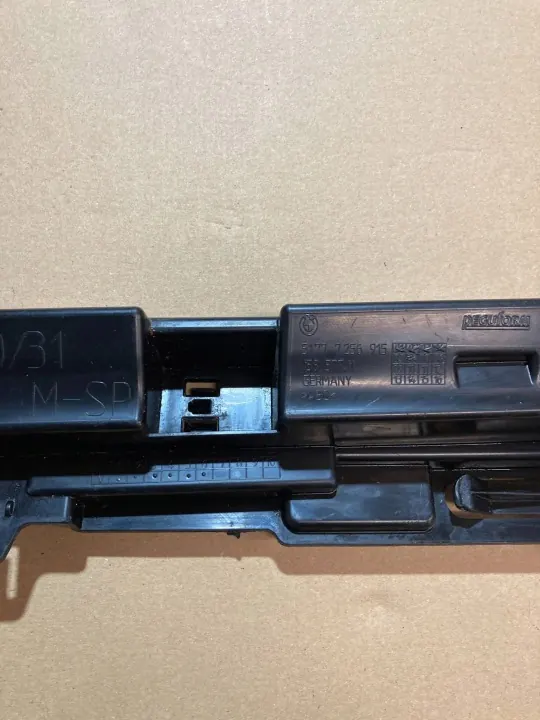 BMW F30/31 Linker voor dorpelbeschermer OEM 51777256915 image 4