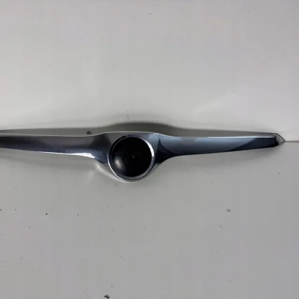 Skoda Superb II grille embleem OEM JPF131014009001 image 3