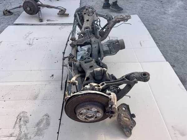 Volvo XC90 I bakaxelbalk P30651884 4x4 diff image 8