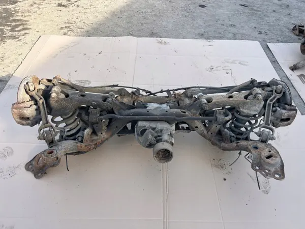 Volvo XC90 I bakaxelbalk P30651884 4x4 diff image 9