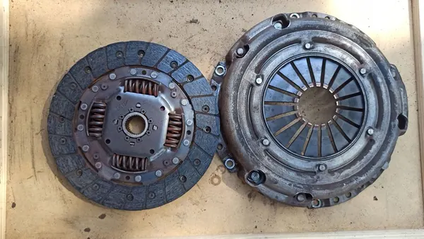 Skoda OE 04C141031D 04C105269B image 5