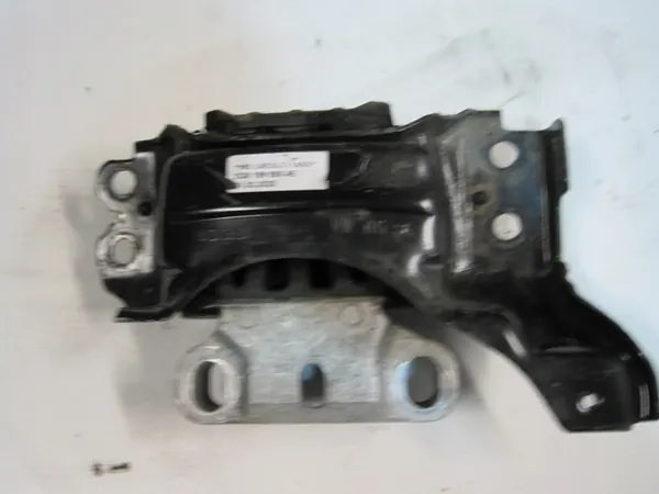 Skoda Moottorin tuki 2Q0199555AE image 2
