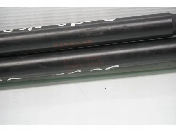 Amortecedor porta-malas Kia Sorento OEM 81771-3E020 2004 image 9