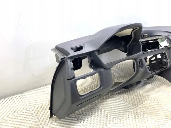 Salpicadero OEM 9218490 con airbag pasajero BMW F31 image 3