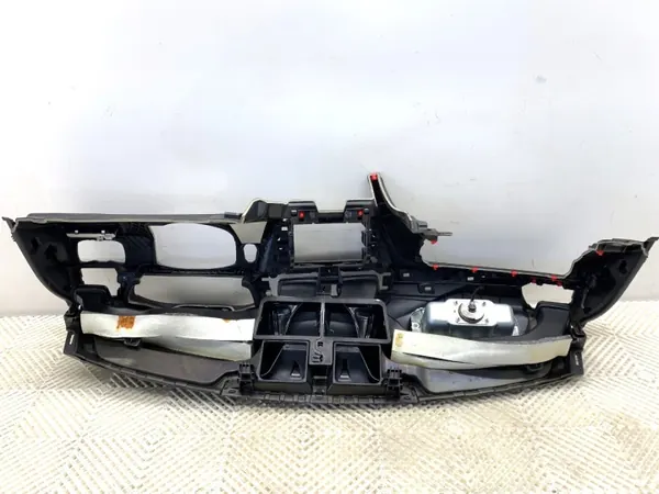 Salpicadero OEM 9218490 con airbag pasajero BMW F31 image 6