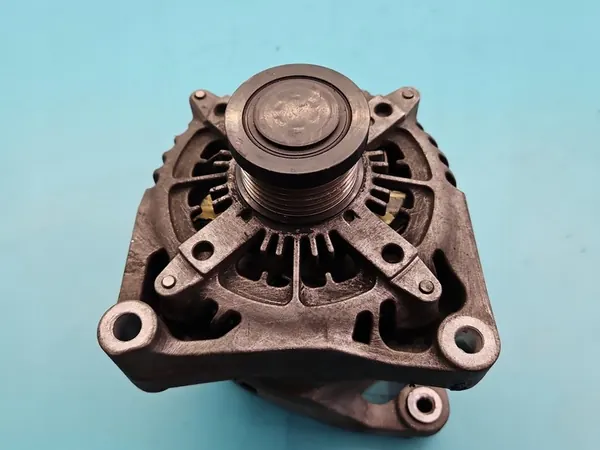 BMW 5 F10 F11 Vaihtovirtageneraattori 2.0B image 2