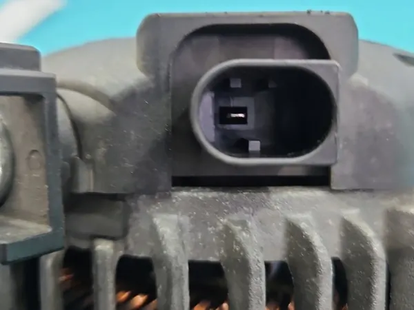 BMW 5 F10 F11 Vaihtovirtageneraattori 2.0B image 5