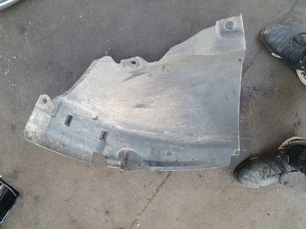 Front Left Wheel Arch Renault Zoe image 2