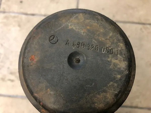 MERCEDES W638 VITO VIANO BAKLUFTFJÄDER image 3