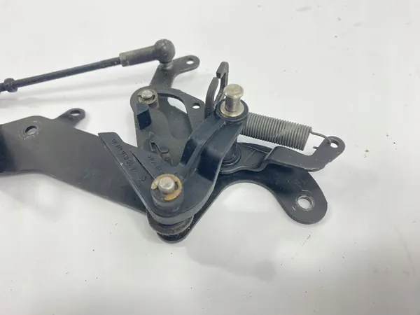 Mécanisme de liaison des gaz Mercedes W124 M111 image 3