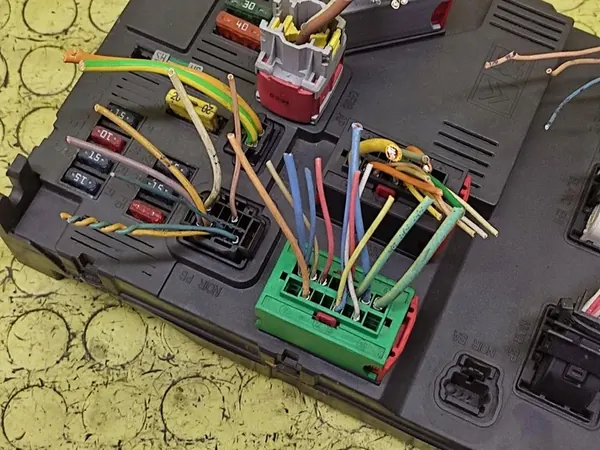 MÓDULO BSI PEUGEOT PARTNER image 4